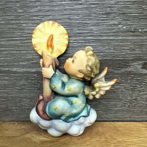 1955 Goebel Hummel Merry Christmas Wall Plaque 5.25”